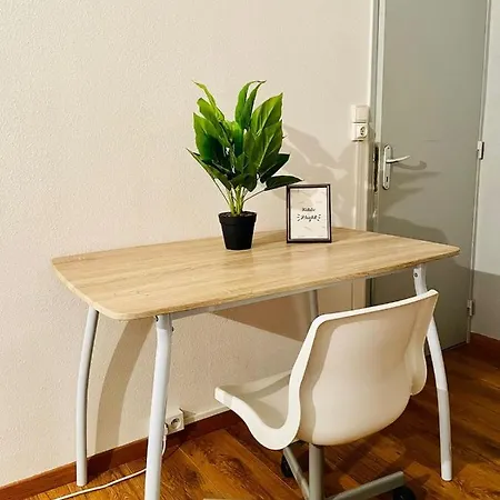 50 M2 Dans Un Cadre Calme Et Apartment *